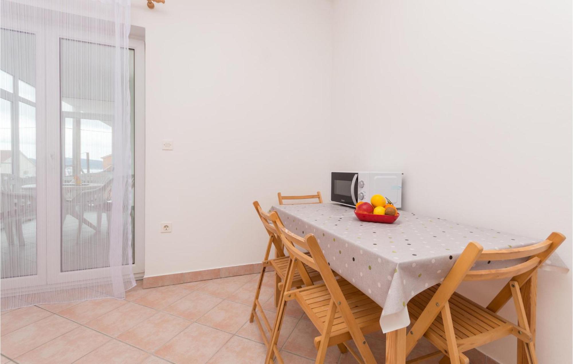 Awesome Apartment In Sveti Filip I Jakov W/ 1 Bedrooms Екстериор снимка