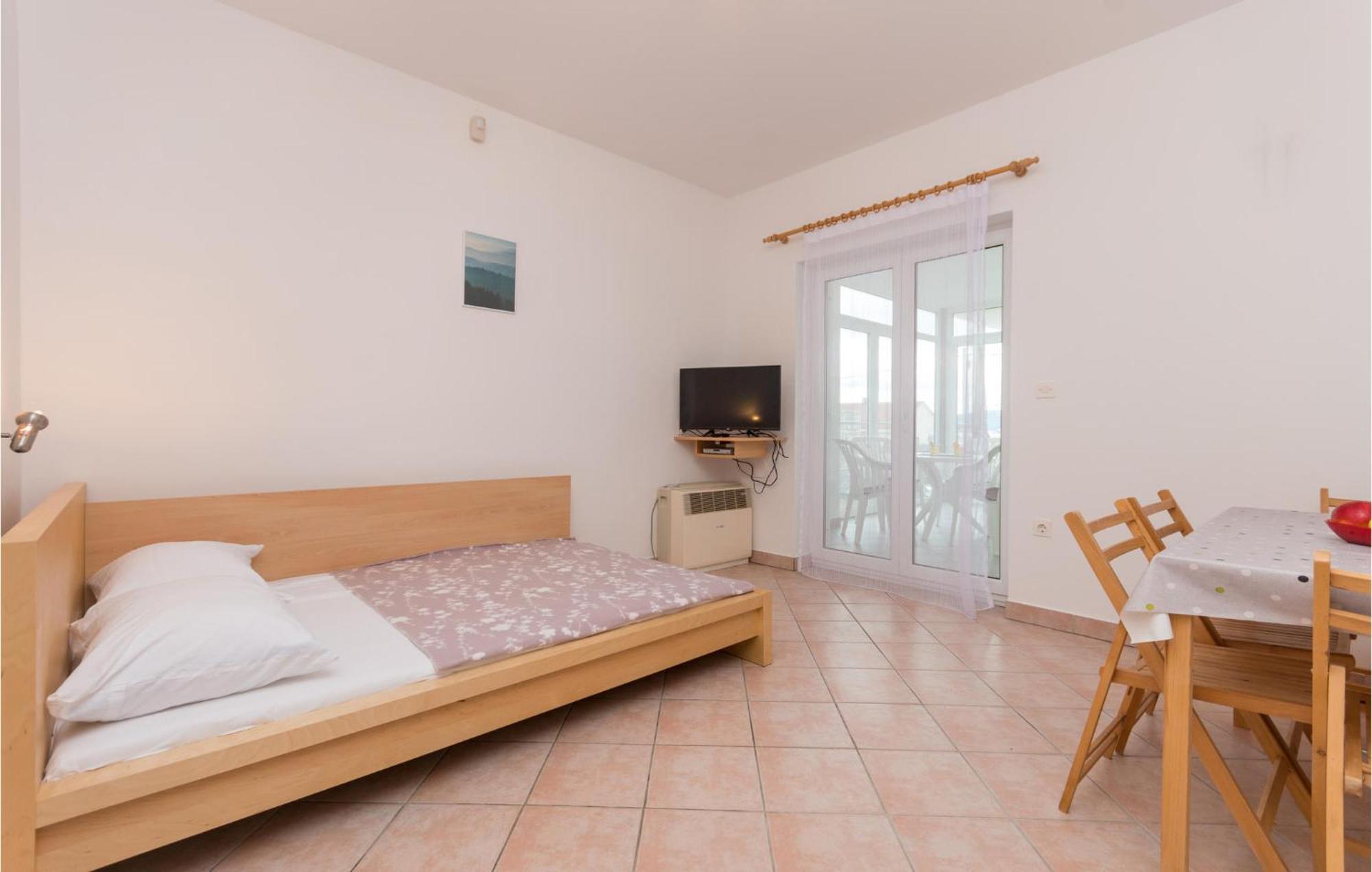 Awesome Apartment In Sveti Filip I Jakov W/ 1 Bedrooms Екстериор снимка