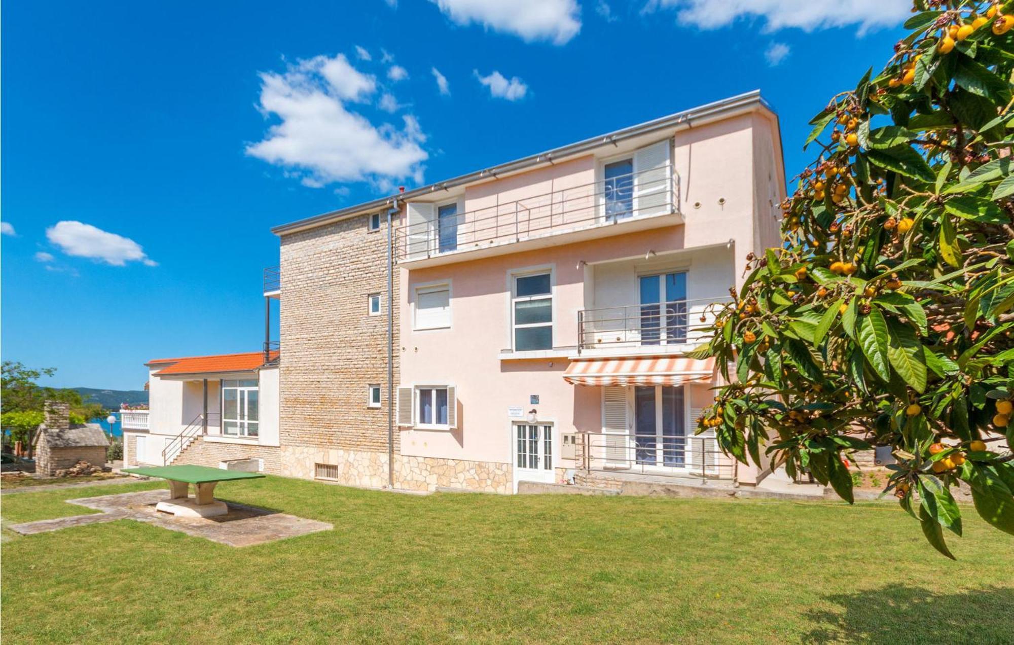 Awesome Apartment In Sveti Filip I Jakov W/ 1 Bedrooms Екстериор снимка